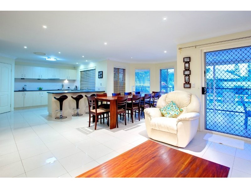 4 Pool Street, Hope Island QLD 4212