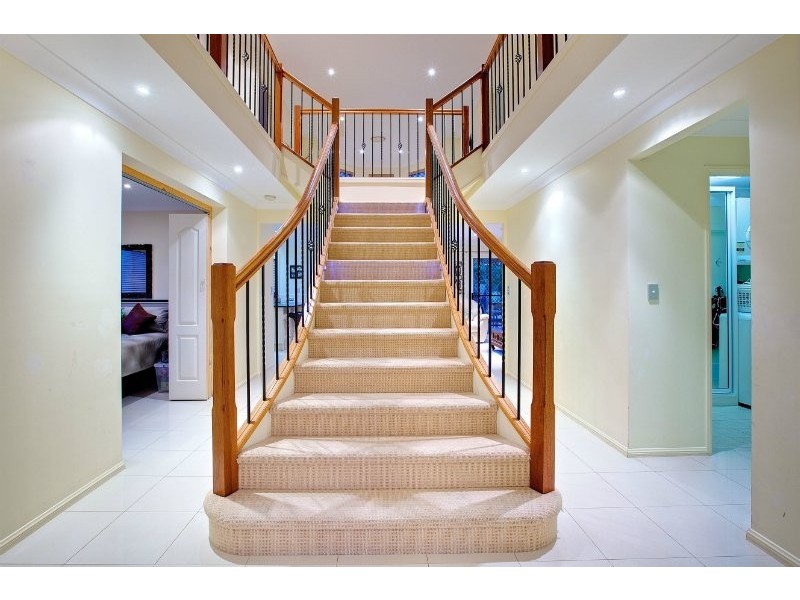 4 Pool Street, Hope Island QLD 4212