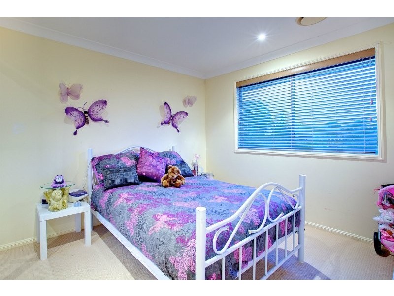 4 Pool Street, Hope Island QLD 4212