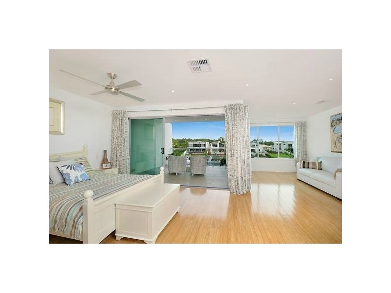 10 Quayside Drive, Helensvale QLD 4212