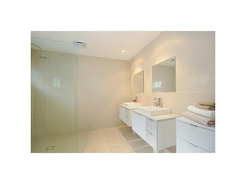 10 Quayside Drive, Helensvale QLD 4212