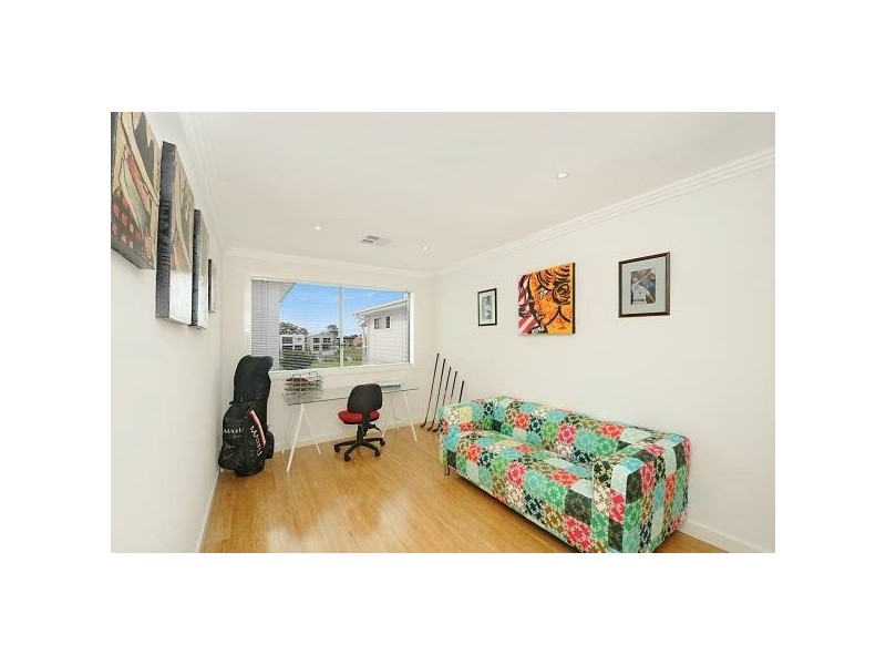 10 Quayside Drive, Helensvale QLD 4212