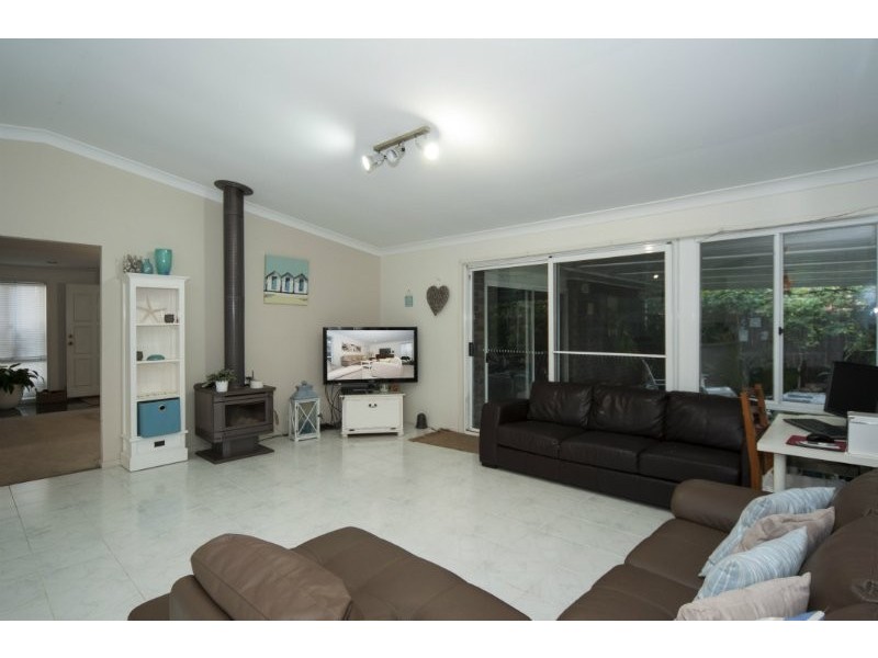 6 Sundown Drive, Paradise Point QLD 4216