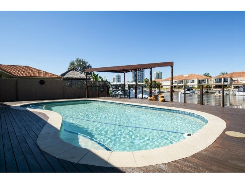7 Chesterfield Place, Runaway Bay QLD 4216
