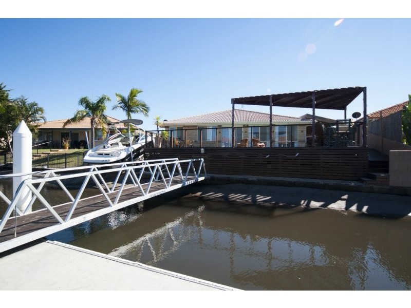 7 Chesterfield Place, Runaway Bay QLD 4216