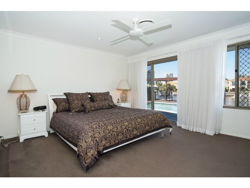 7 Chesterfield Place, Runaway Bay QLD 4216