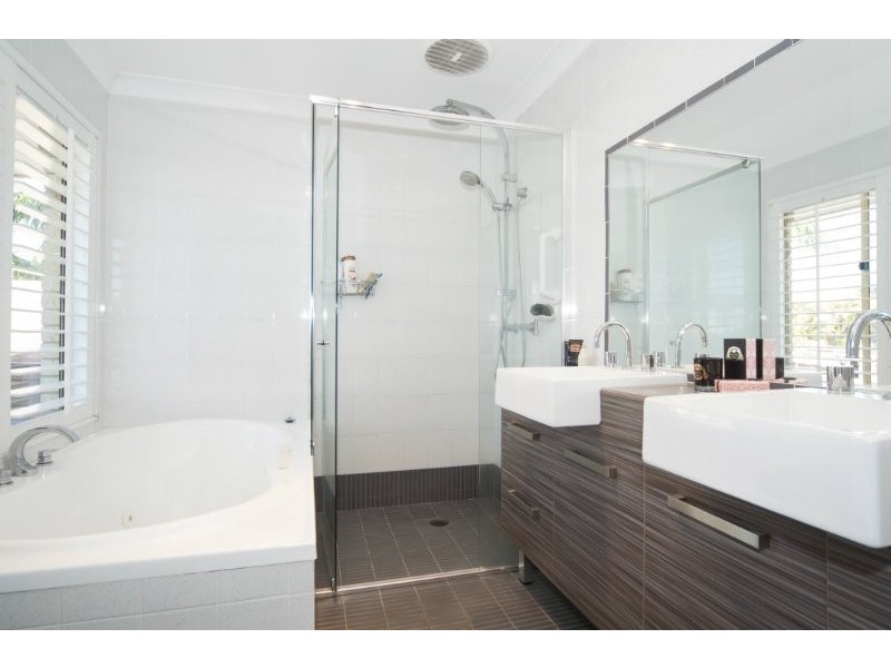 7 Chesterfield Place, Runaway Bay QLD 4216