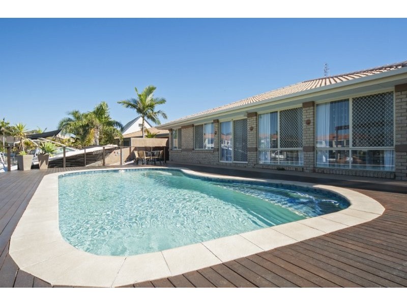 7 Chesterfield Place, Runaway Bay QLD 4216