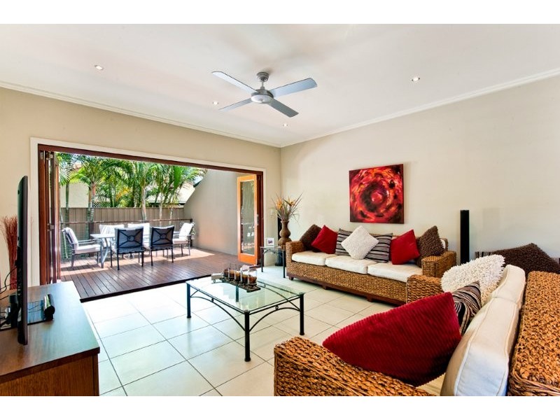 1/20 Rouen Avenue, Paradise Point QLD 4216