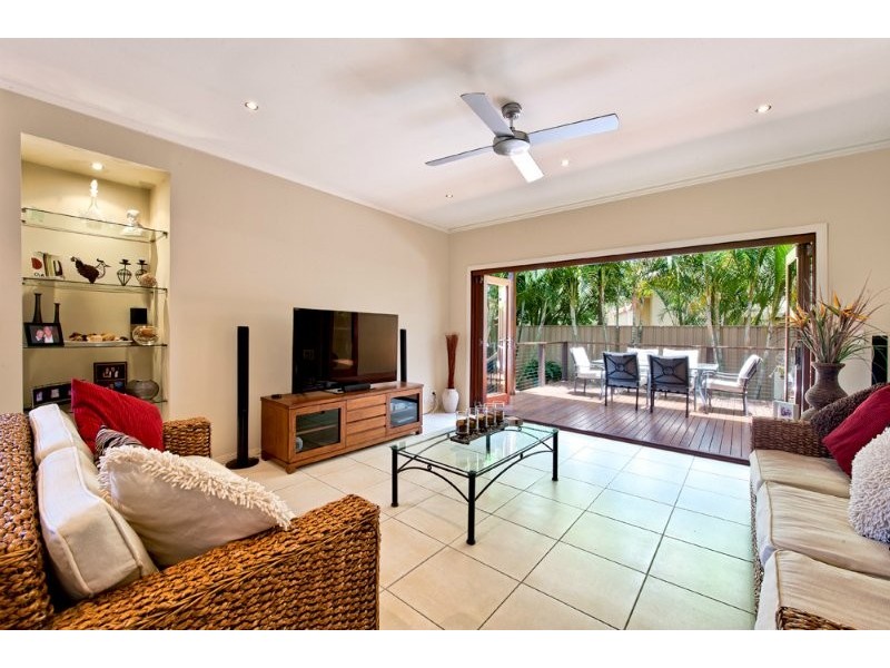 1/20 Rouen Avenue, Paradise Point QLD 4216