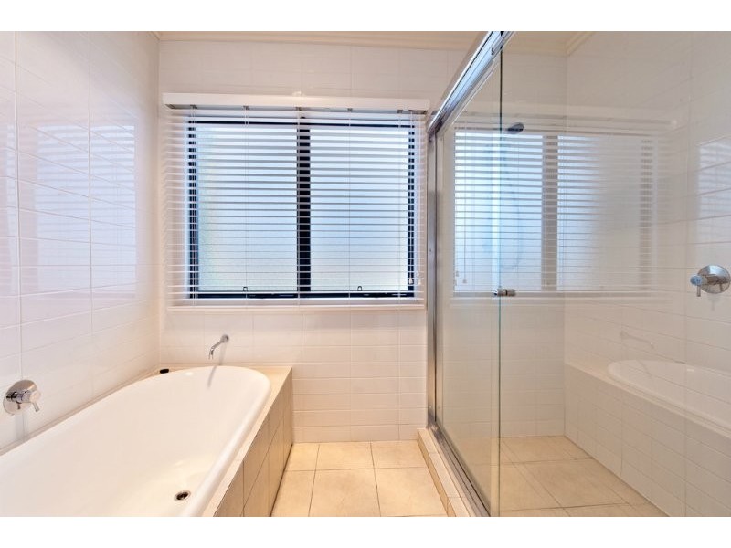 1/20 Rouen Avenue, Paradise Point QLD 4216