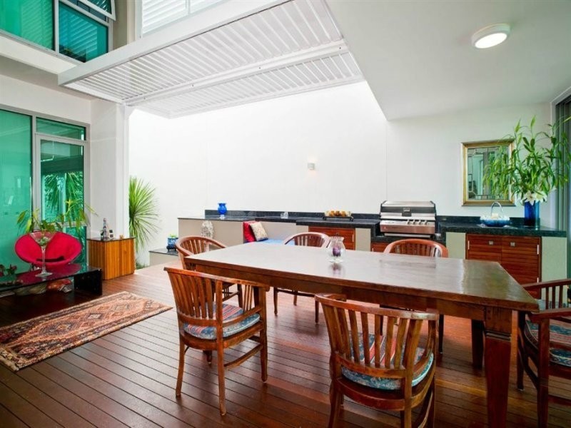 9104/2 Ephraim Island, Paradise Point QLD 4216