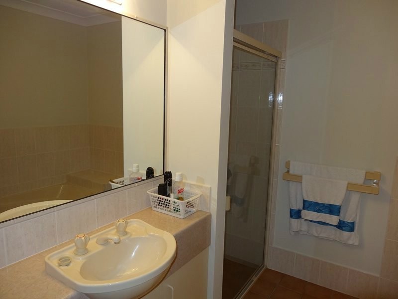 9/406 Pine Ridge Road, Coombabah QLD 4216