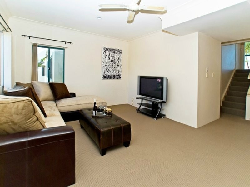 29/6 Lee Road, Runaway Bay QLD 4216
