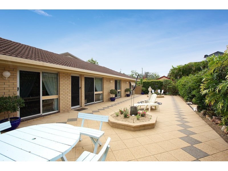 37 Abalone Avenue, Paradise Point QLD 4216