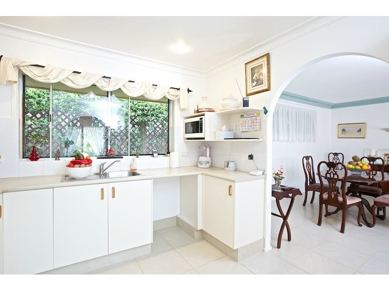 37 Abalone Avenue, Paradise Point QLD 4216