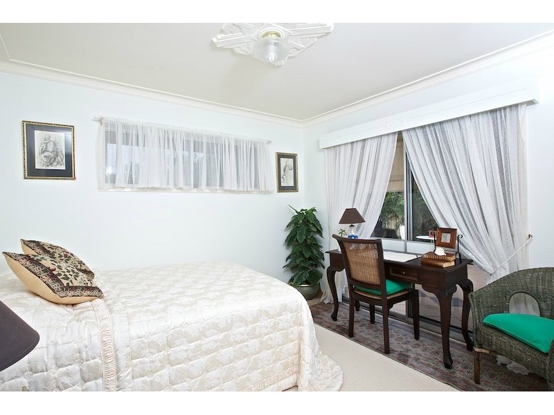 37 Abalone Avenue, Paradise Point QLD 4216