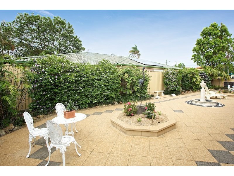 37 Abalone Avenue, Paradise Point QLD 4216