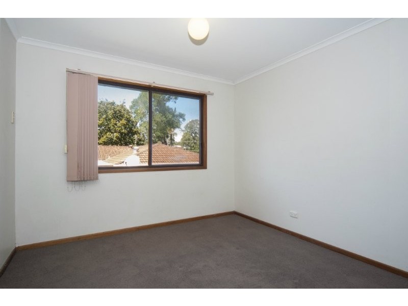 72 Crescent Avenue, Hope Island QLD 4212