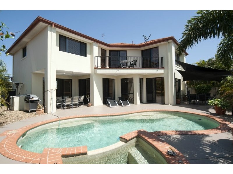 18 Eastpark Waters, Helensvale QLD 4212