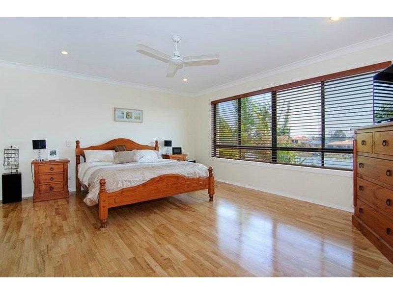 18 Eastpark Waters, Helensvale QLD 4212