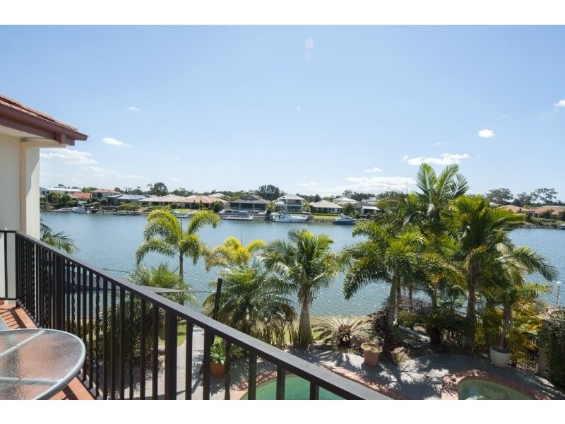 18 Eastpark Waters, Helensvale QLD 4212