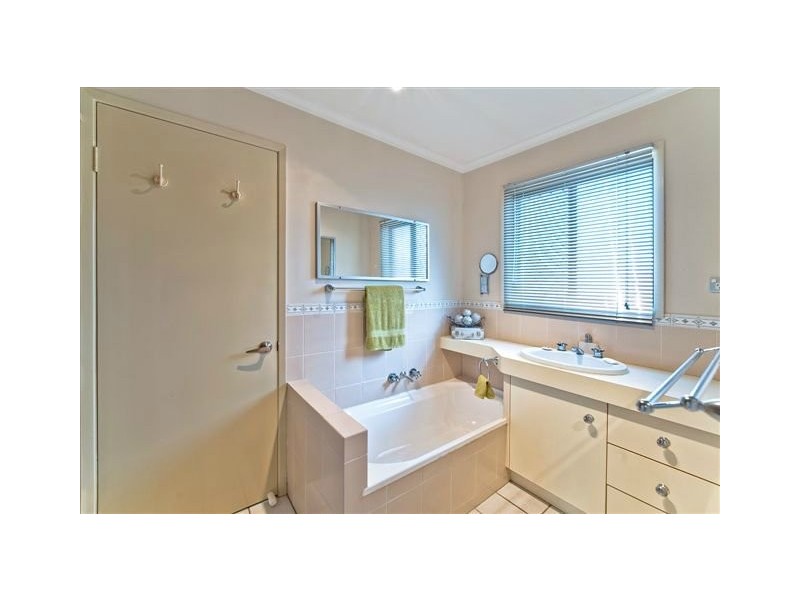 1/22 Maiala Close, Paradise Point QLD 4216