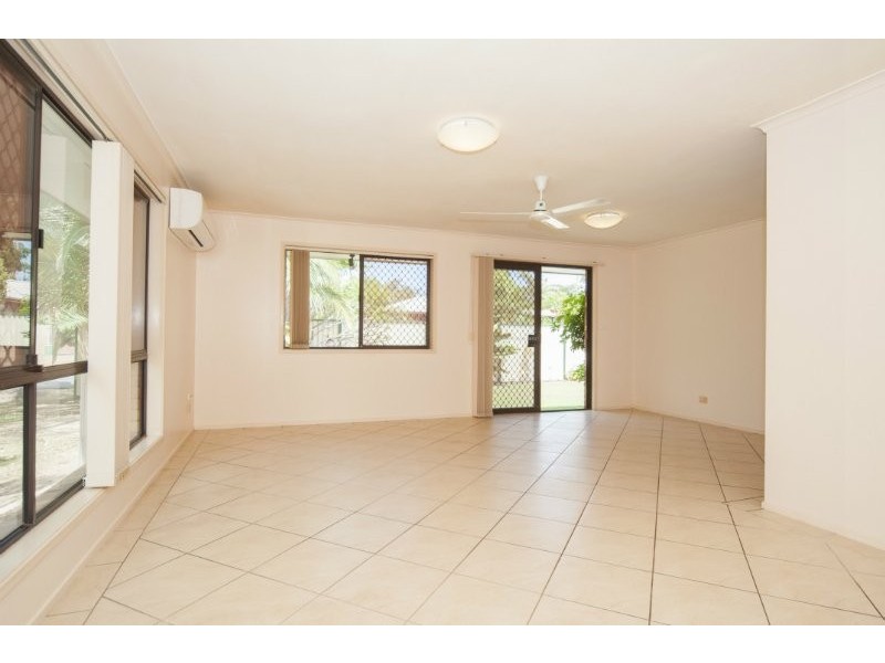 1/2 Sandra Court, Coombabah QLD 4216