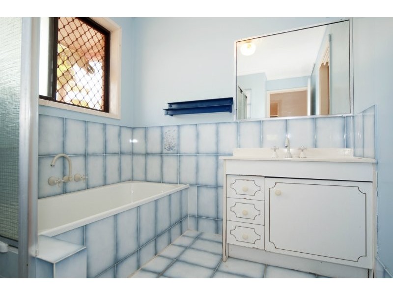 1/2 Sandra Court, Coombabah QLD 4216