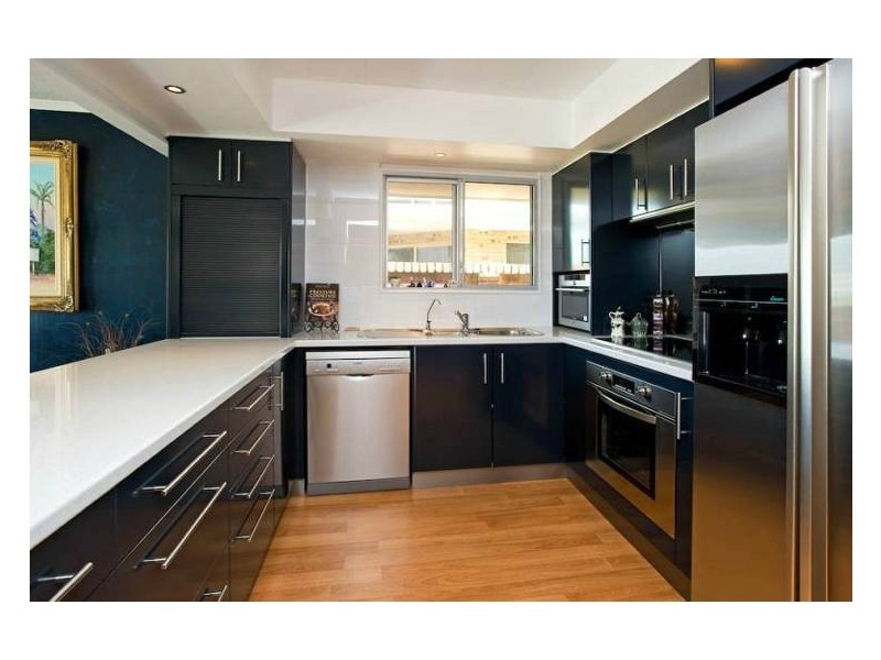 108 The Esplanade, Paradise Point QLD 4216
