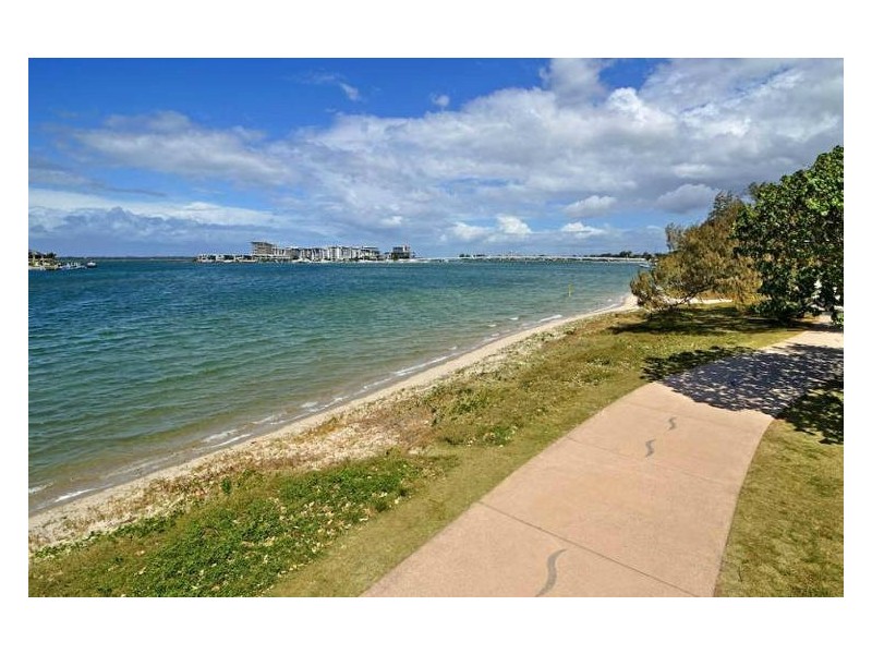 108 The Esplanade, Paradise Point QLD 4216