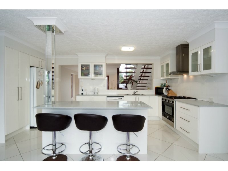 6 Karema Crescent, Runaway Bay QLD 4216