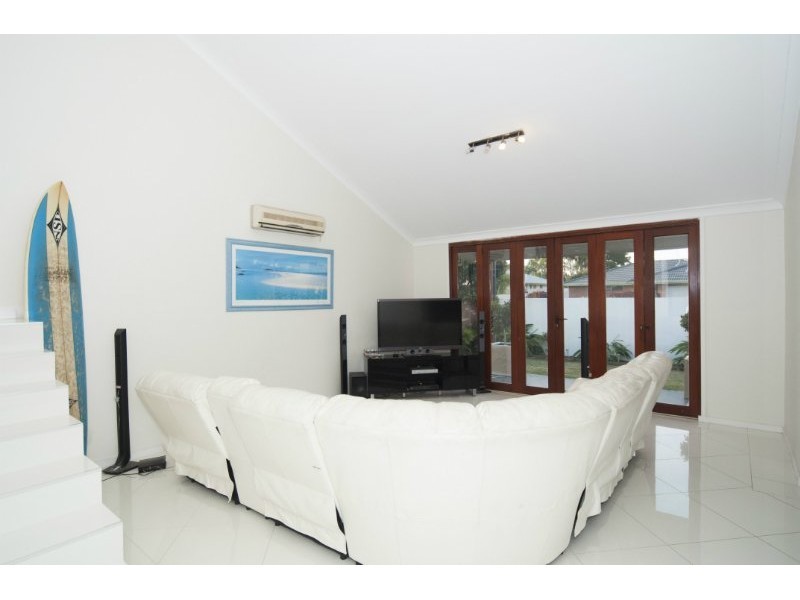 6 Karema Crescent, Runaway Bay QLD 4216