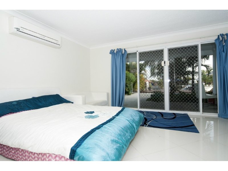 6 Karema Crescent, Runaway Bay QLD 4216