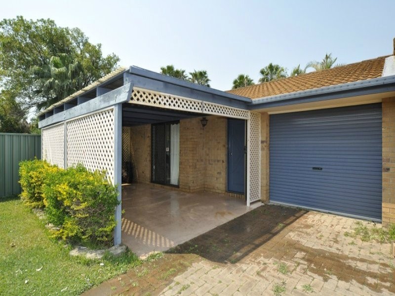 2/10 Telopea Street, Labrador QLD 4215