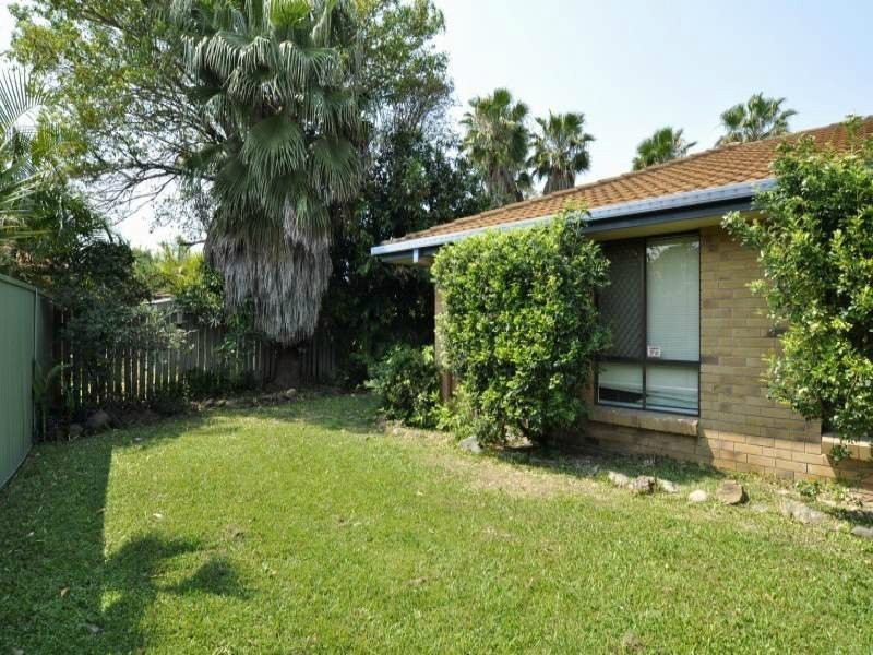 2/10 Telopea Street, Labrador QLD 4215