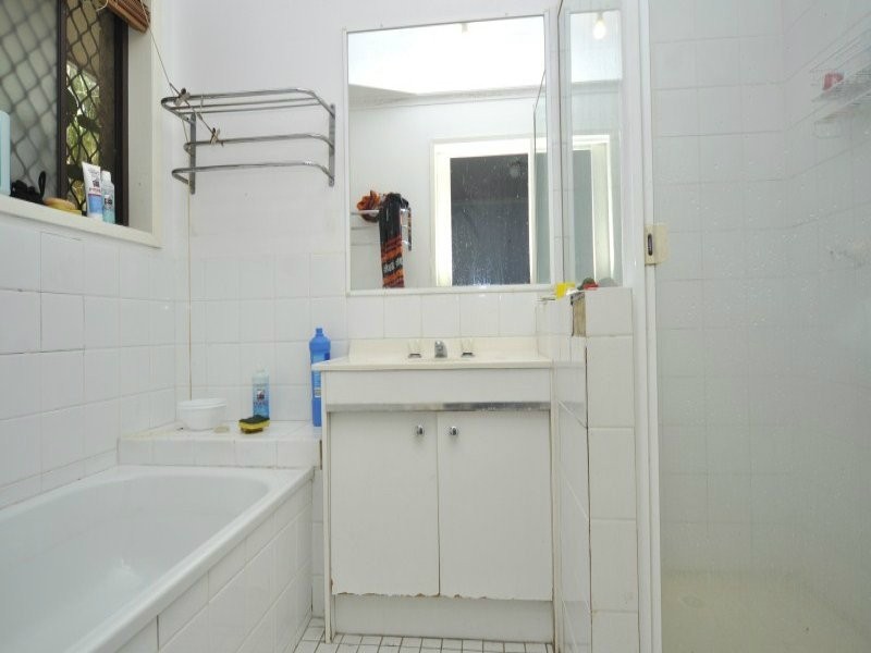 2/10 Telopea Street, Labrador QLD 4215