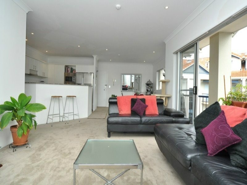 1C/522 Marine Parade, Biggera Waters QLD 4216