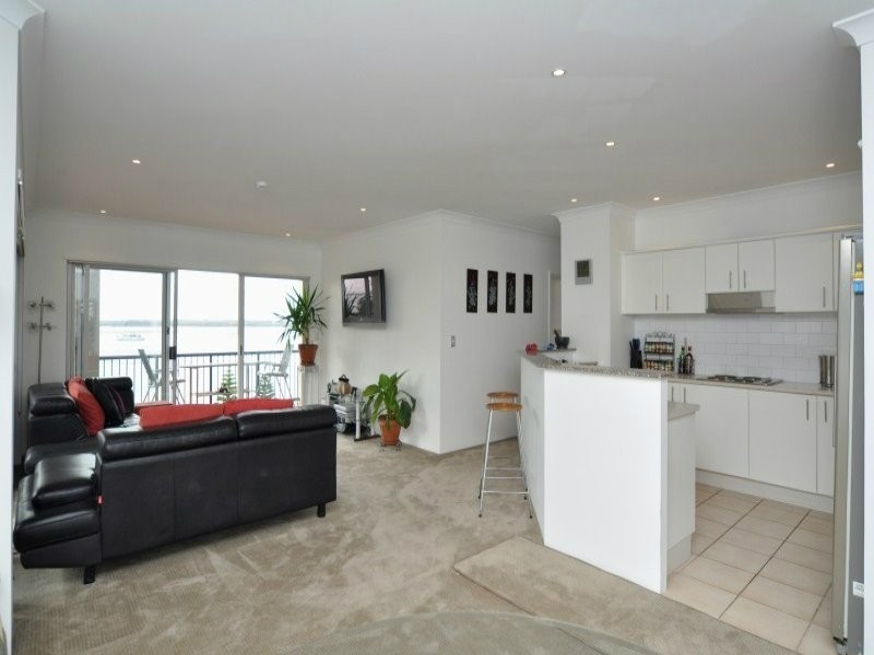 1C/522 Marine Parade, Biggera Waters QLD 4216