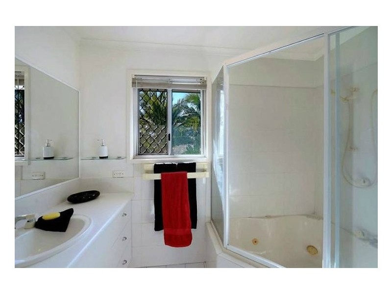 5 O’Grady Drive, Paradise Point QLD 4216