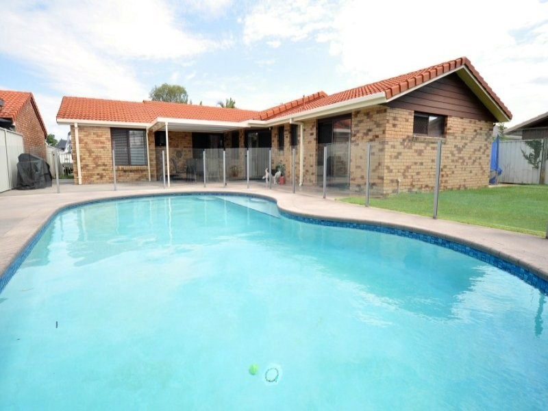 43 Sundown Drive, Paradise Point QLD 4216