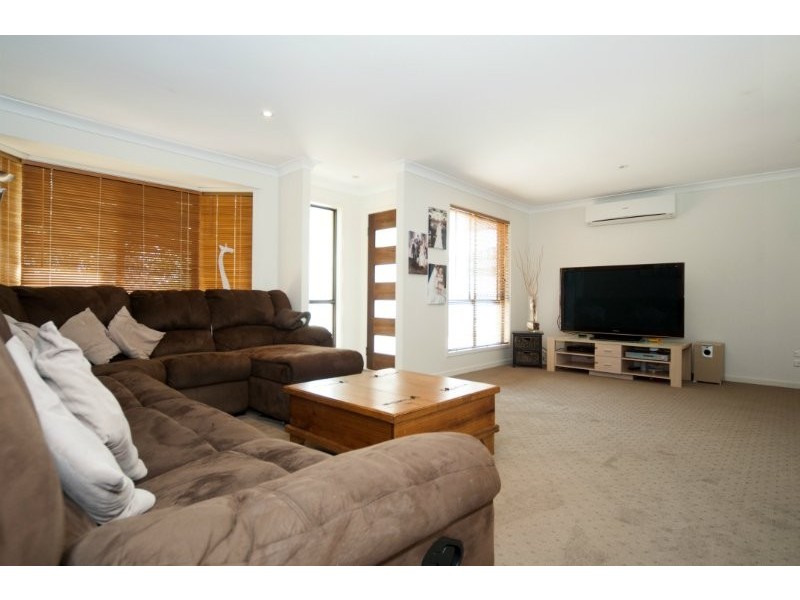 43 Sundown Drive, Paradise Point QLD 4216