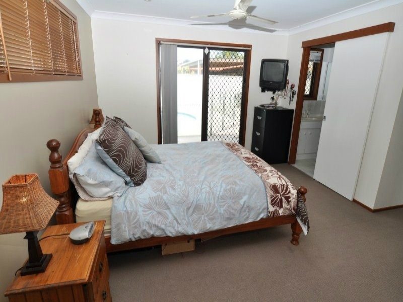 43 Sundown Drive, Paradise Point QLD 4216