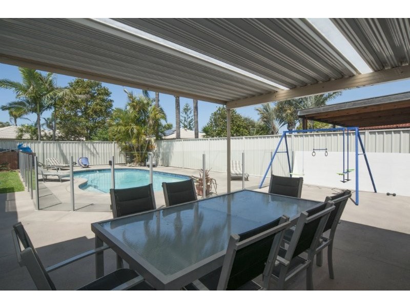 43 Sundown Drive, Paradise Point QLD 4216