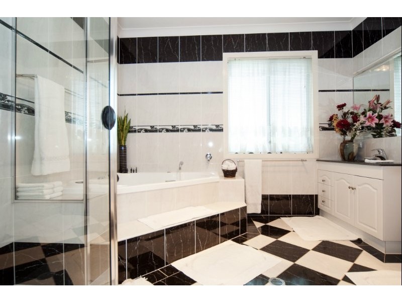 20 Eastpark Waters, Helensvale QLD 4212