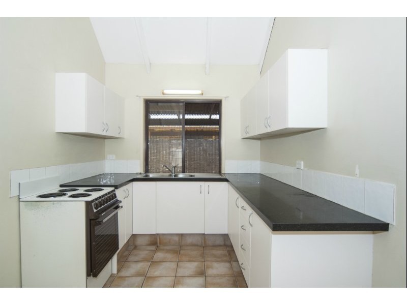 2/20 Eurimbula Court, Paradise Point QLD 4216
