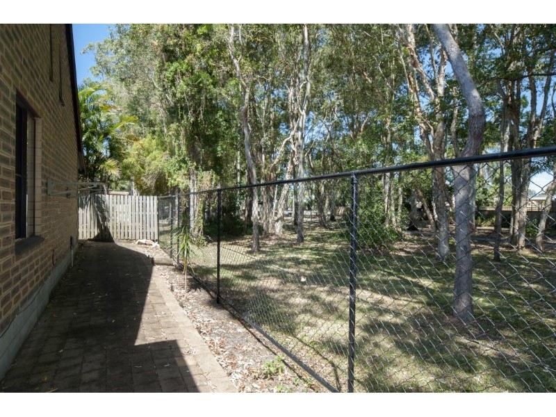 2/20 Eurimbula Court, Paradise Point QLD 4216