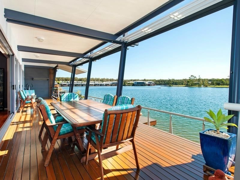 4/181 Lae Drive, Coombabah QLD 4216