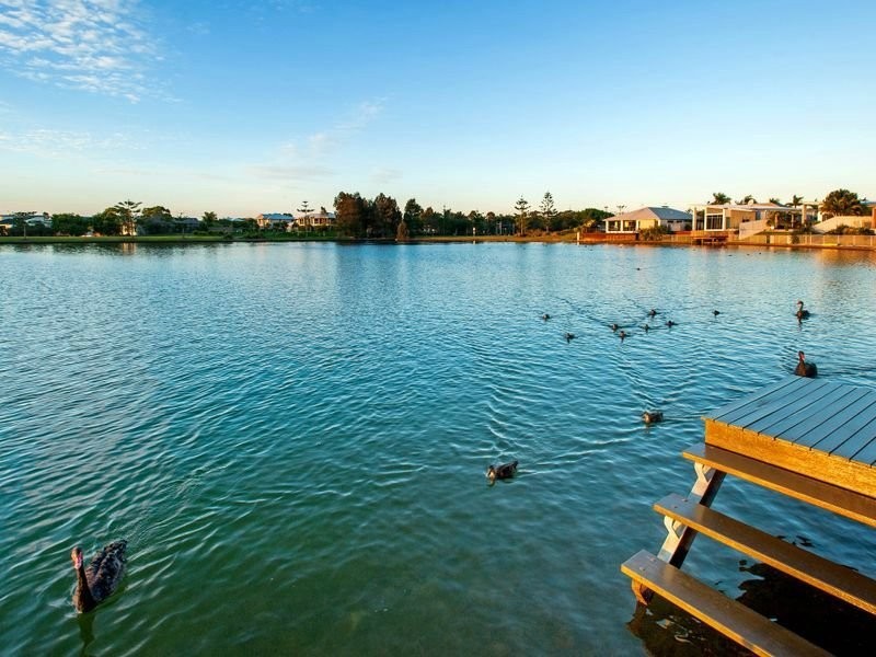 4/181 Lae Drive, Coombabah QLD 4216