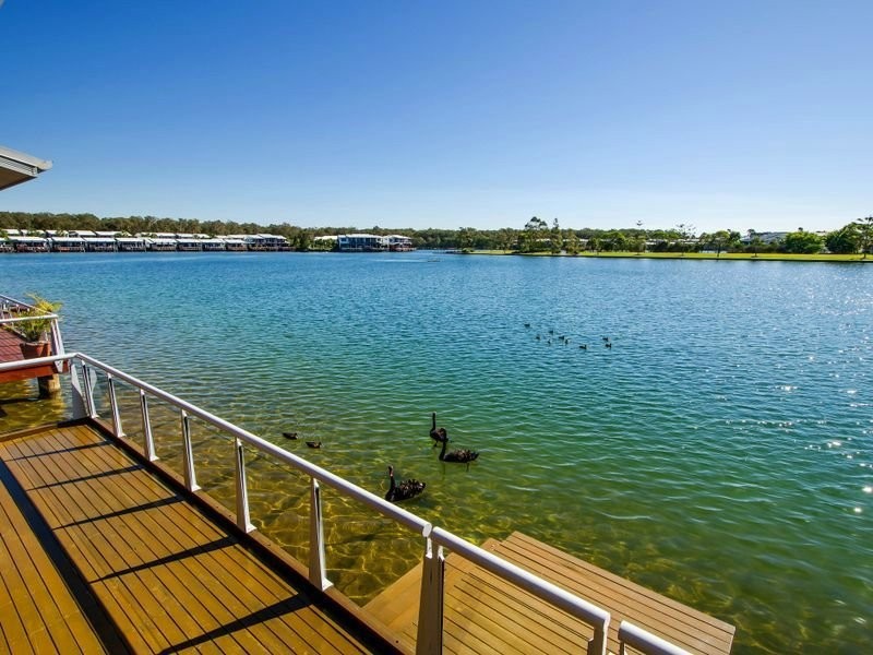 4/181 Lae Drive, Coombabah QLD 4216